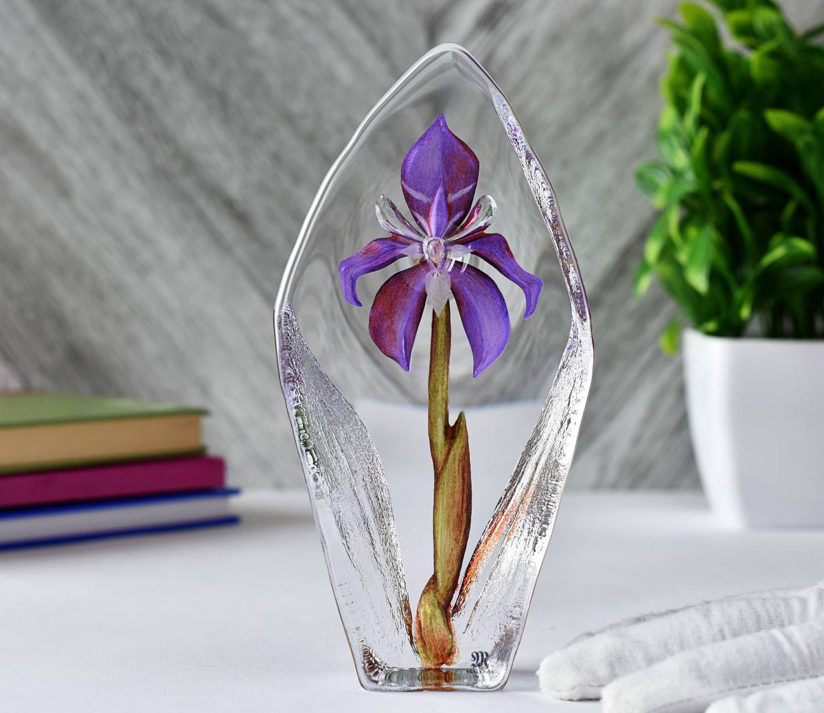 Acarena | Floral Fantasy Sculpture | Mats Jonasson Crystal